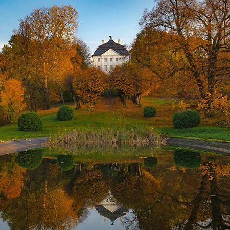 Zespol Palacowo-Parkowy W Ostromecku Ostromecko Luaran gambar