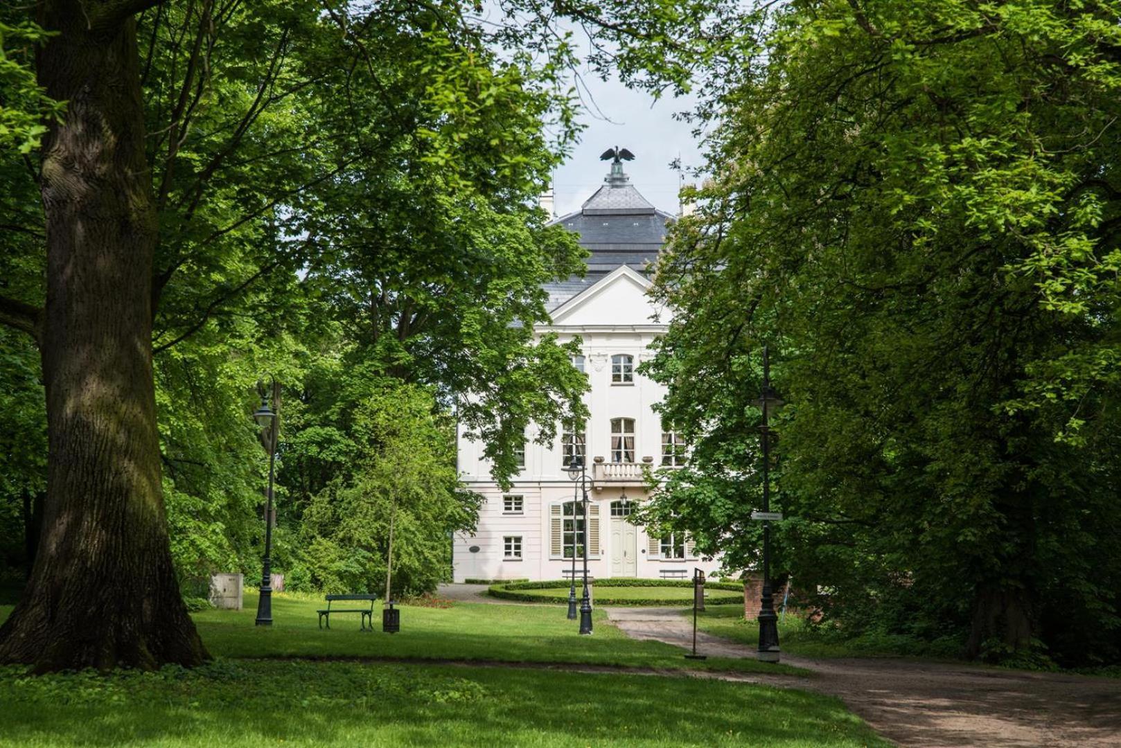 Zespol Palacowo-Parkowy W Ostromecku Ostromecko Luaran gambar